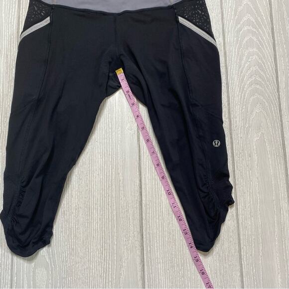Lululemon Women's Black & Gray Stripe Run A Marathon Crop Leggings Size 6 - Picture 7 of 12